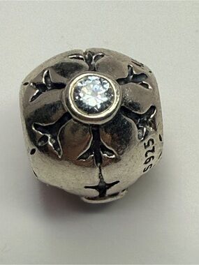Pandora Snowflake Charm 790367CZA Blue CZ 925 ALE Winter Bead
